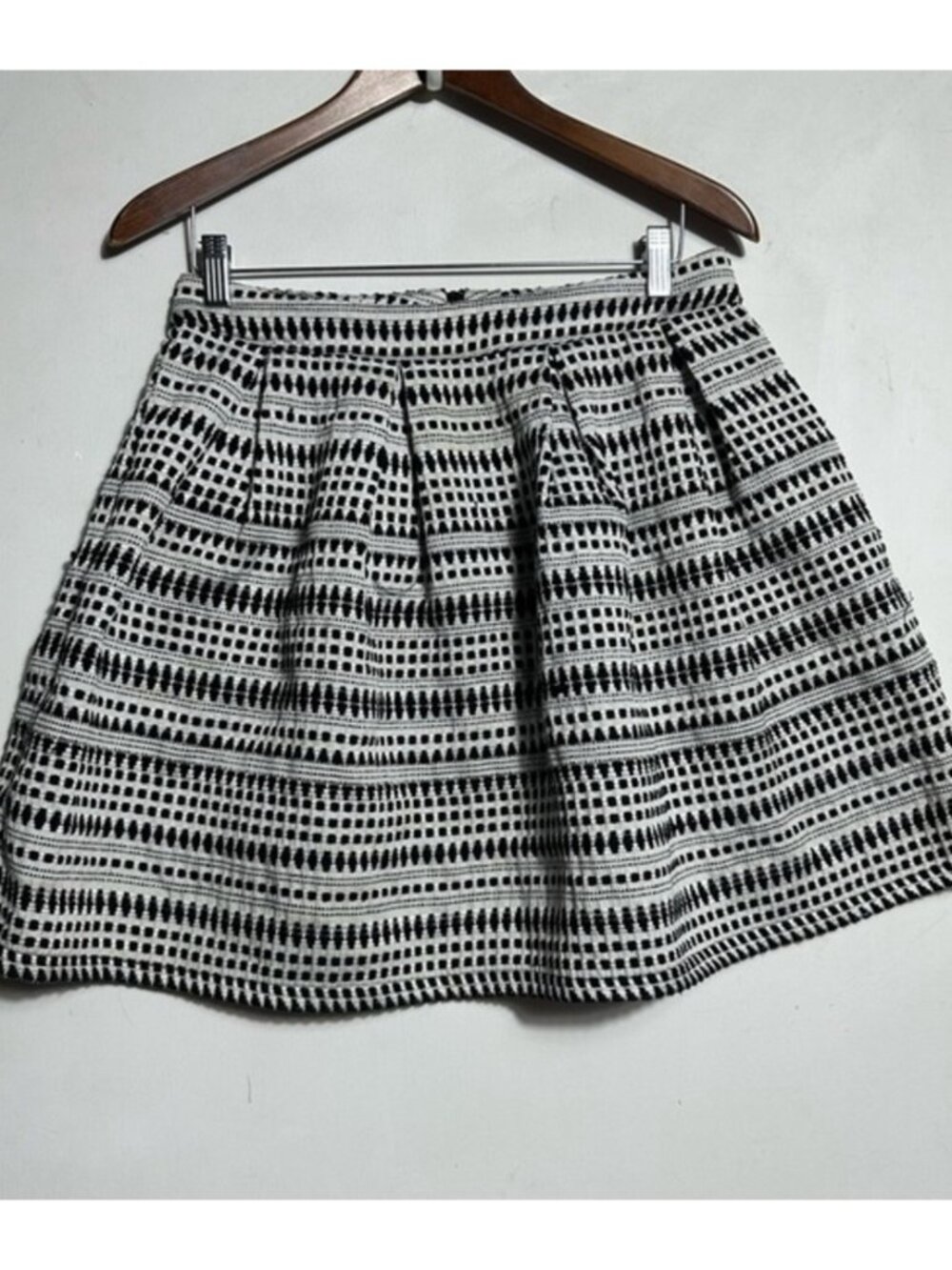 Black and White Mini Skater Skirt🧡